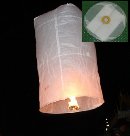 Le produit : 5 Lanternes volantes Thai, fonctionnement du ballon à air chaud a été acheté par nos clients avec l'article ci-dessus.